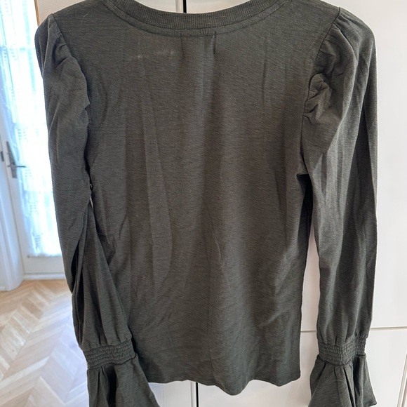 NATION LTD Penny tee with flounce sleeves in nori green xs nwt - Picture 6 of 8